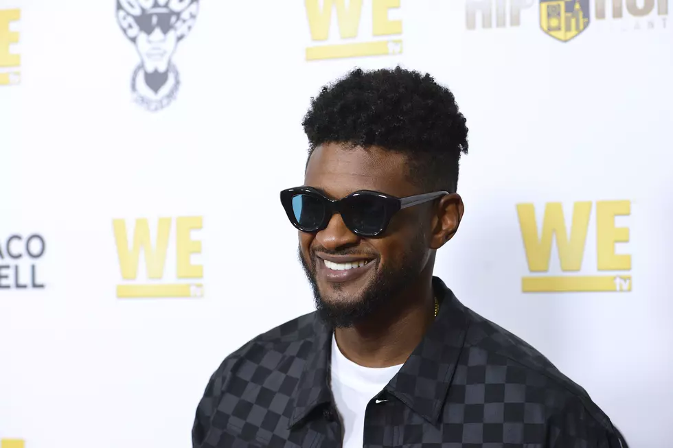 Usher Goes Parachuting In Wyoming